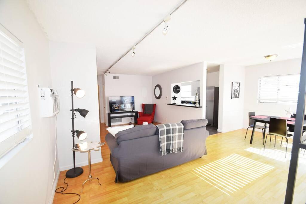Apartment Hollywood Business Los Angeles