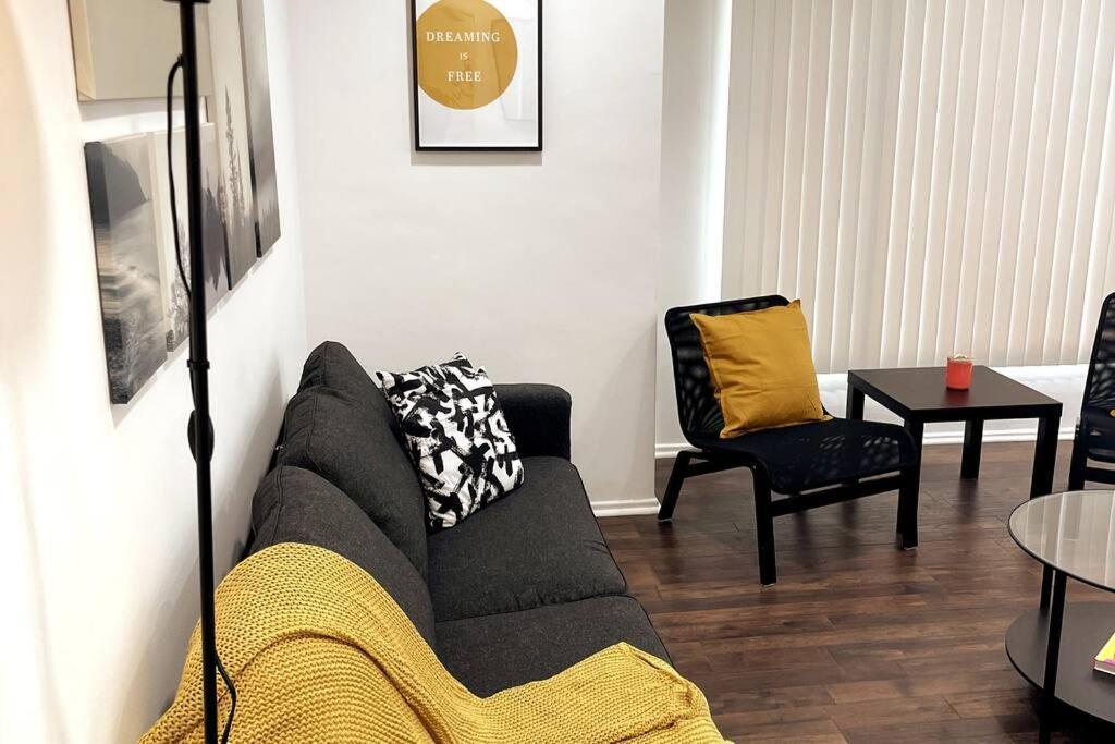 Hollywood Business Apartment