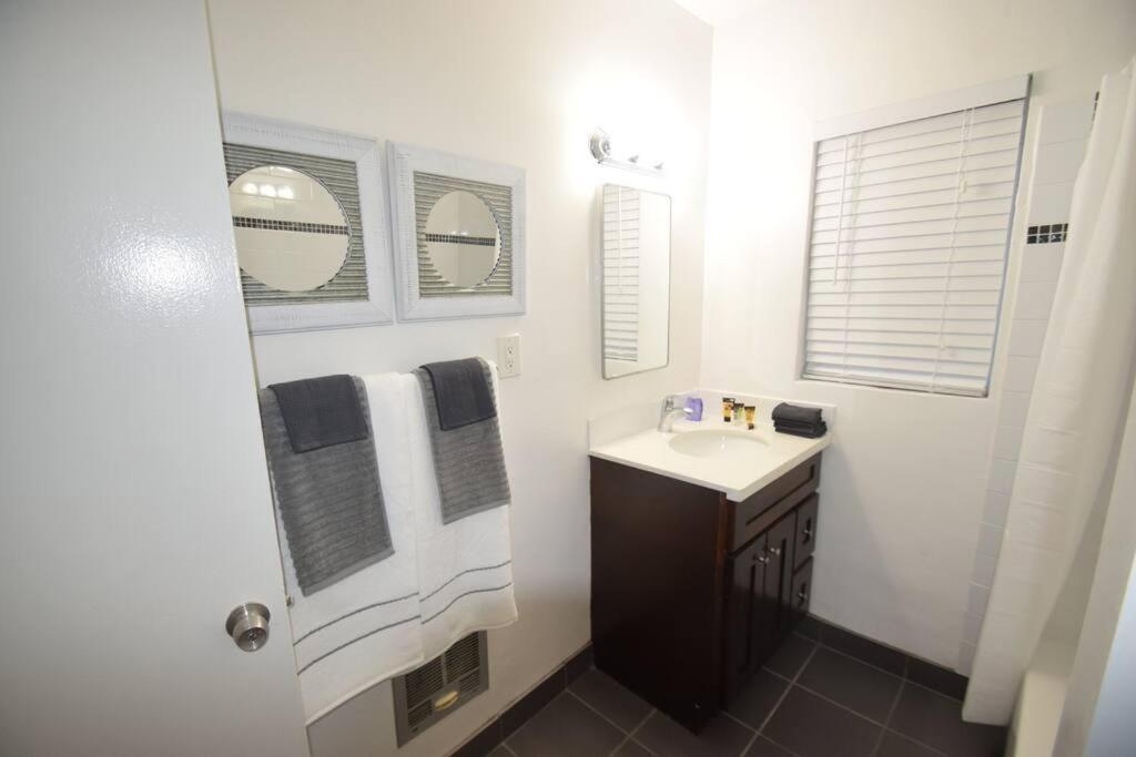 Apartment Hollywood Business Los Angeles