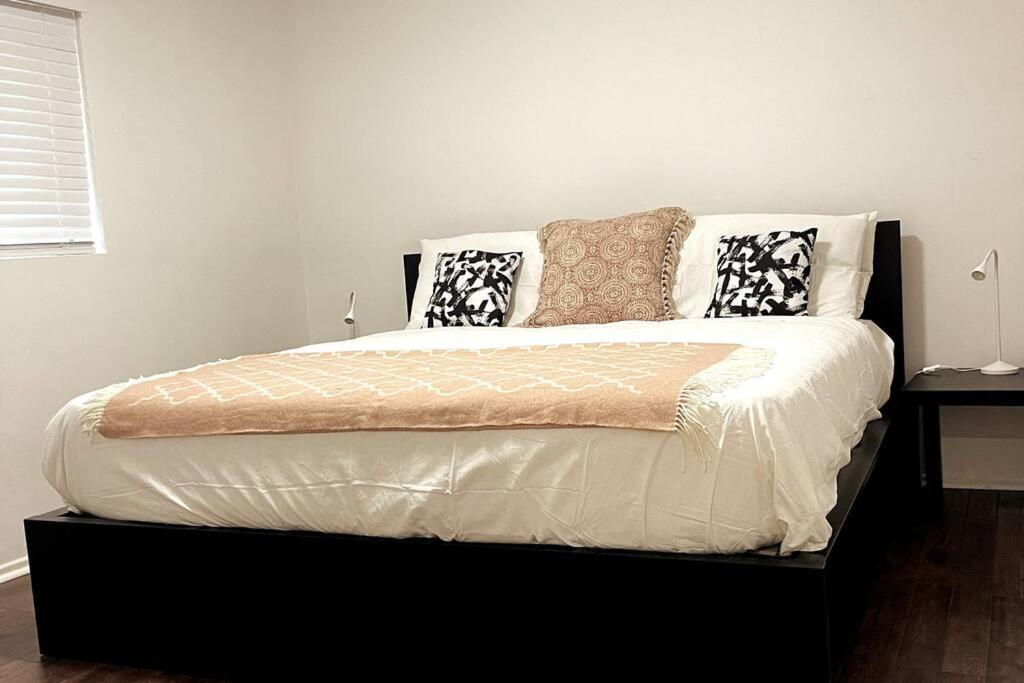 Hollywood Business Apartment *