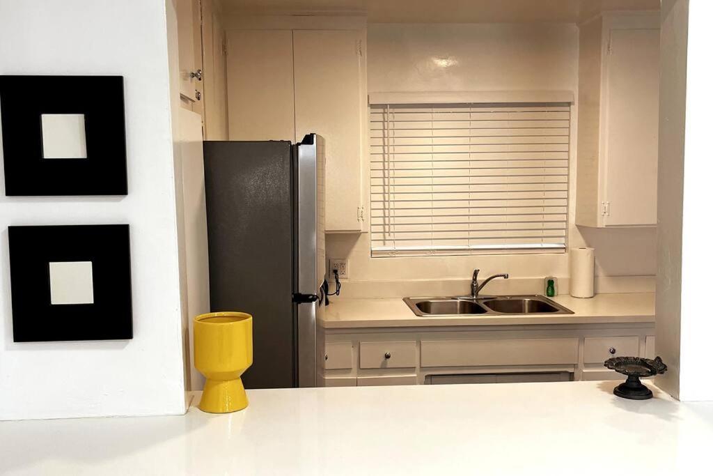 Hollywood Business Apartment *