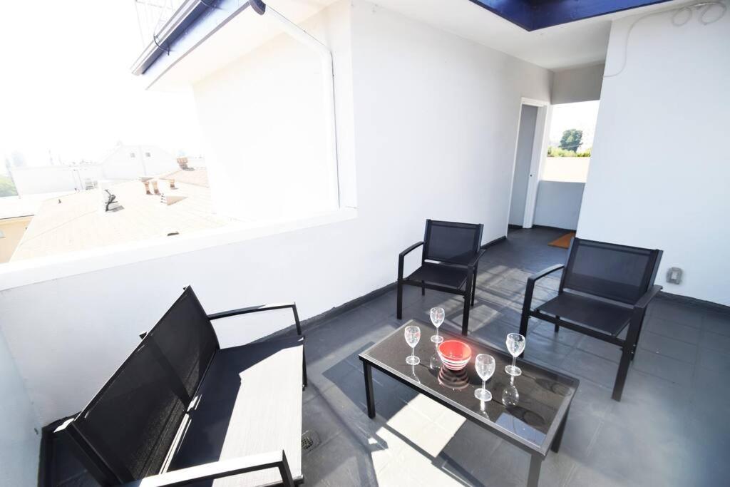 Apartment Hollywood Business Los Angeles