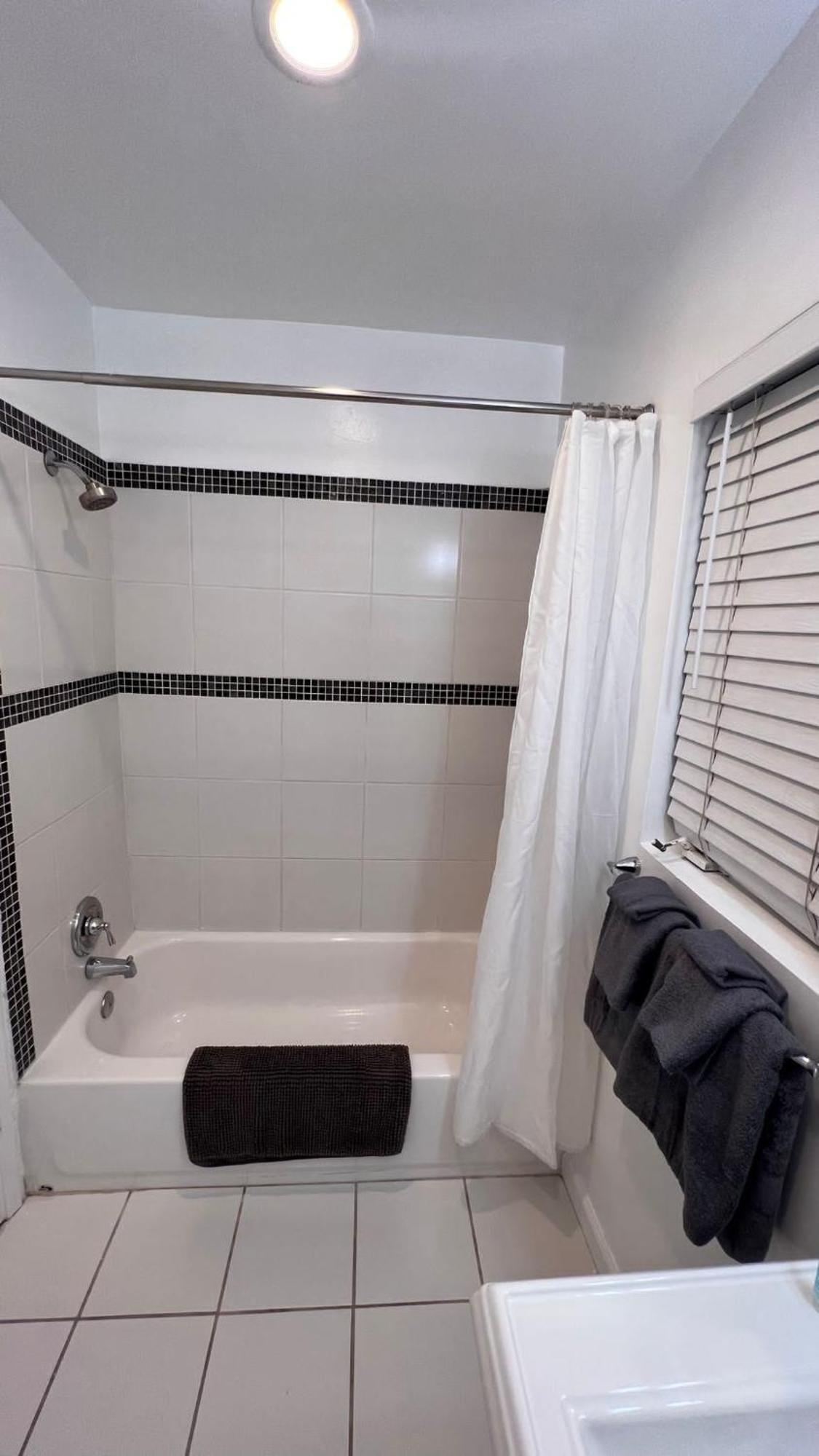 Apartment Hollywood Business *